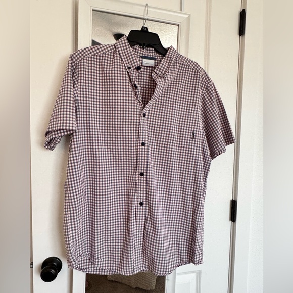 Columbia Short Sleeve Button-Up Shirt - Picture 1 of 9